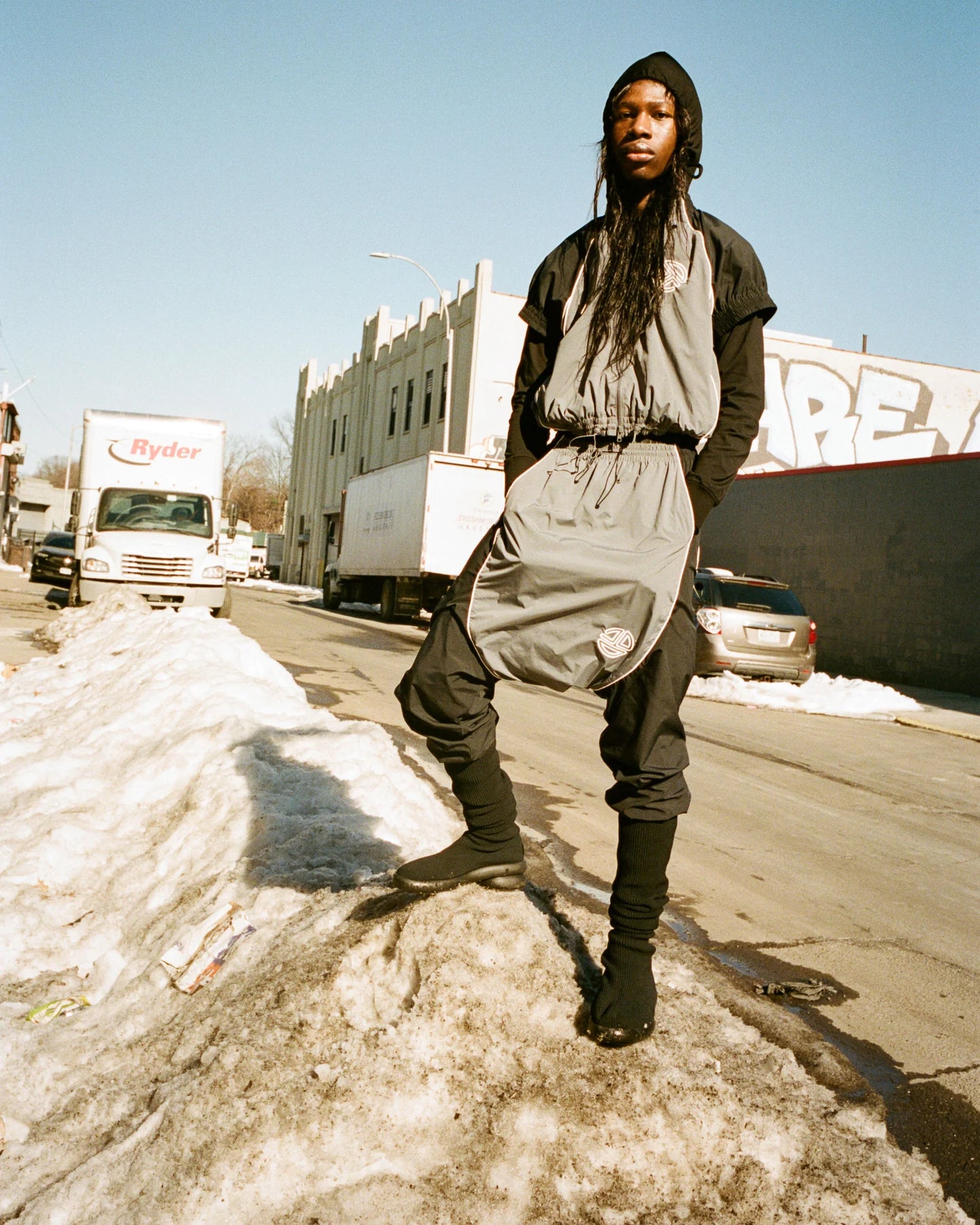 Upside Down Windbreaker Pant - Black/Grey